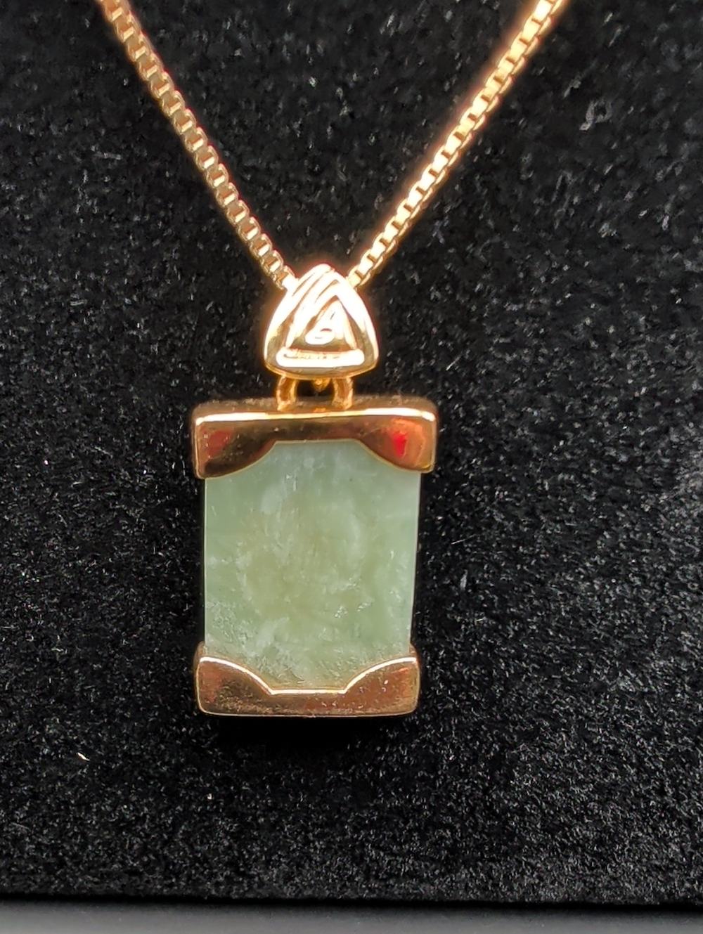 Avon 14 K Gold Plated Genuine Green Jade Pendant Necklace - Picture 6 of 6